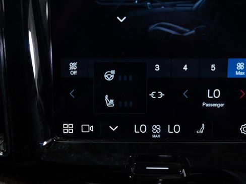 Used 2024 Volvo XC60 T8 Plus image 14