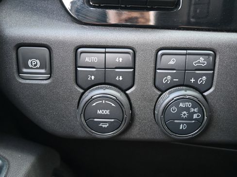 Used 2025 Chevrolet Silverado 1500 High Country image 29