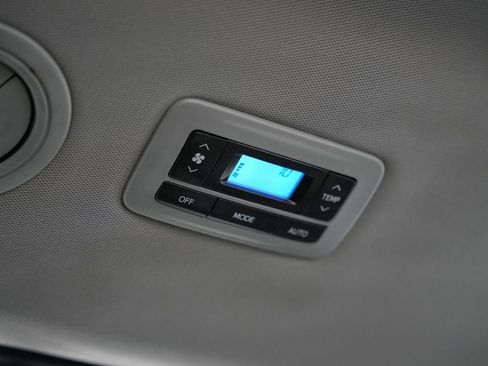 Used 2019 Toyota Sienna Limited Premium image 44