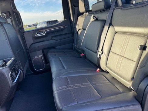Used 2022 Chevrolet Silverado 1500 High Country w/ High Country Premium Package AWD/4WD image 29