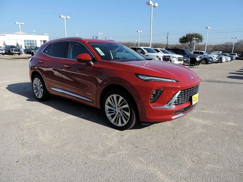 New 2026 Buick Envision Avenir image 3