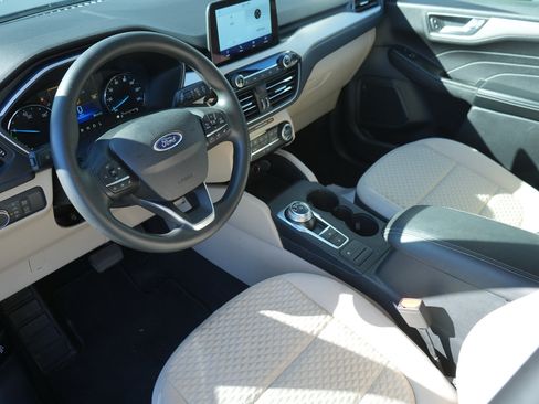 Used 2021 Ford Escape SE image 7