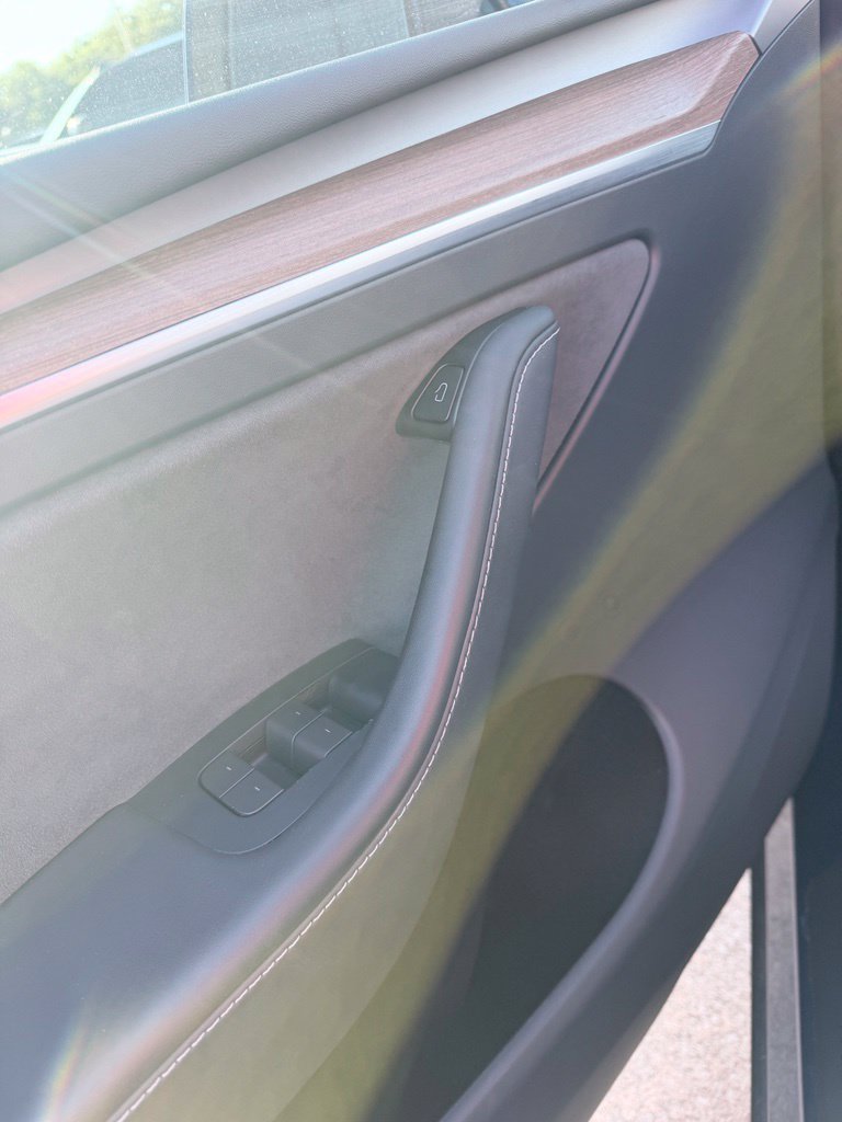 Used 2024 Tesla Model Y 2WD image 19