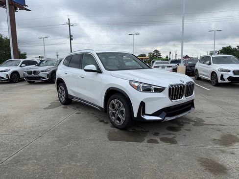 New 2026 BMW X1 xDrive28i w/ Convenience Package AWD/4WD image 3