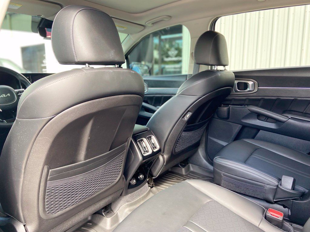 Used 2023 Kia Sorento SX AWD/4WD image 20