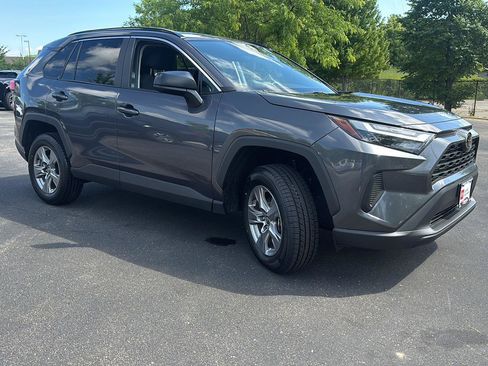 Used 2025 Toyota RAV4 LE AWD/4WD image 9