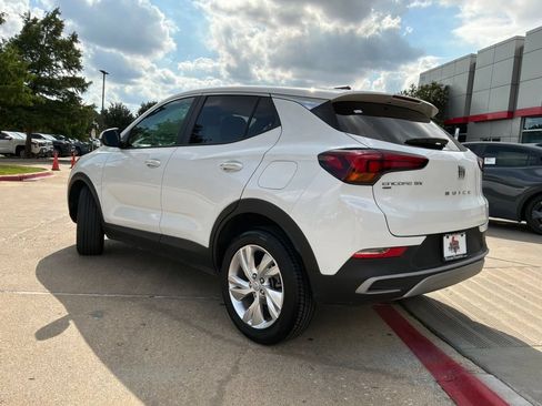 Used 2025 Buick Encore GX Preferred AWD/4WD image 7