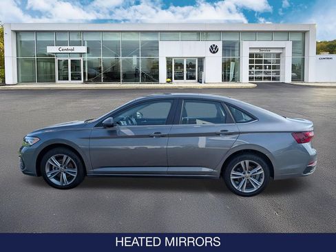 Certified 2024 Volkswagen Jetta SE FWD image 5