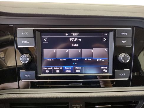 Certified 2024 Volkswagen Jetta S FWD image 31
