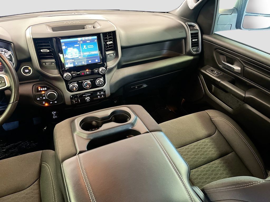 Used 2025 RAM 1500 Warlock AWD/4WD image 21