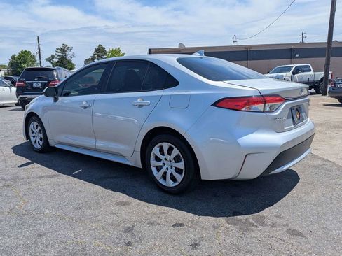 Used 2021 Toyota Corolla LE FWD image 7