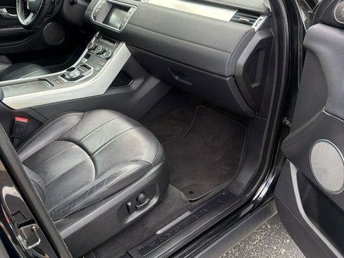 Used 2016 Land Rover Range Rover Evoque SE image 12