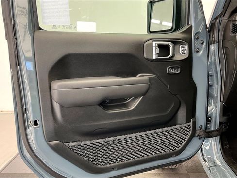 New 2026 Jeep Gladiator Sport image 12