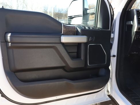 Used 2017 Ford F350 Lariat w/ Lariat Ultimate Package image 18