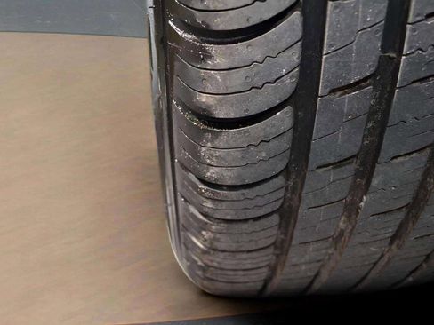 Used 2019 Mercedes-Benz GLC 300 w/ AMG Line image 30