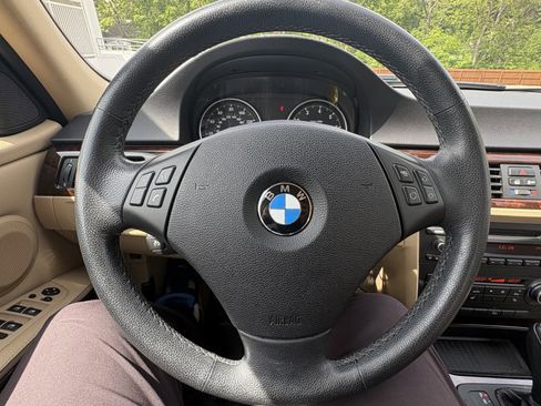 Used 2011 BMW 328i xDrive Sedan AWD/4WD image 19