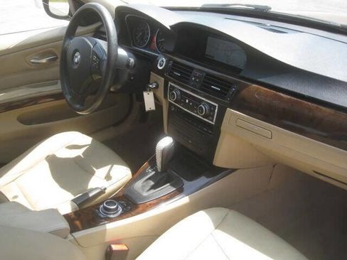 Used 2011 BMW 328i xDrive 328i xDrive AWD 4dr Sedan image 17