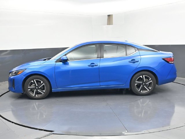 Used 2025 Nissan Sentra SV FWD image 4