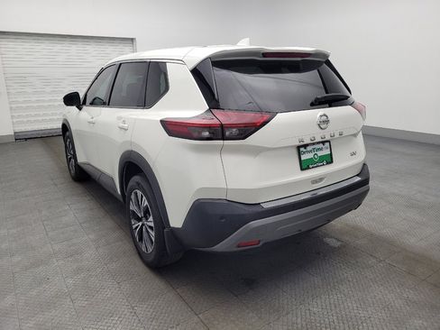 Used 2021 Nissan Rogue SV image 5