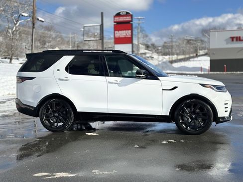 Used 2022 Land Rover Discovery S R-Dynamic image 8