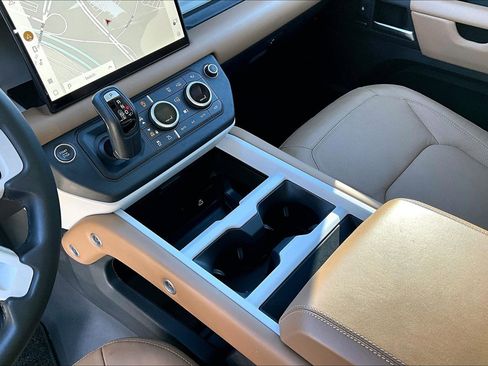 Used 2025 Land Rover Defender 110 S image 18