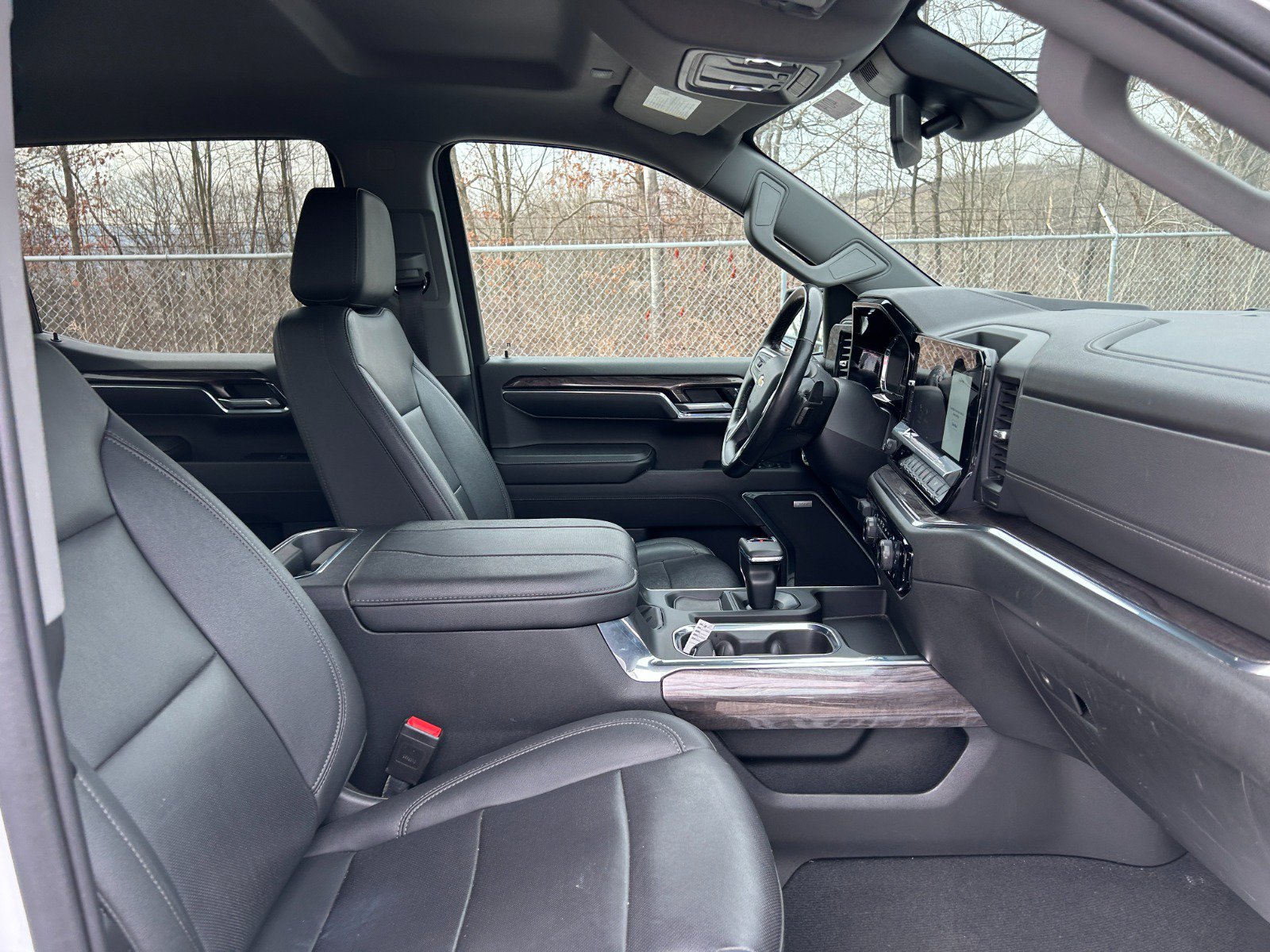 Used 2023 Chevrolet Silverado 1500 LTZ AWD/4WD image 20