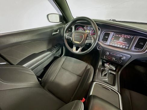 Used 2016 Dodge Charger SXT RWD image 11