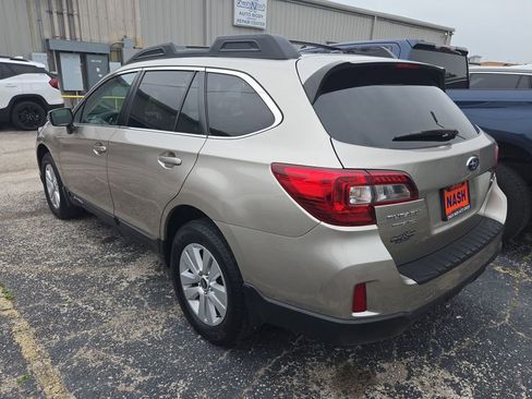 Used 2015 Subaru Outback 2.5i Premium AWD/4WD image 4