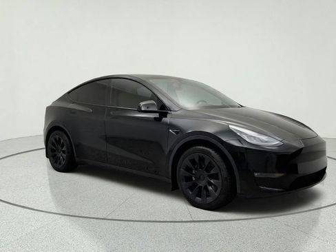 Used 2021 Tesla Model Y Long Range AWD/4WD image 3