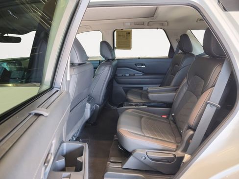 Certified 2023 Nissan Pathfinder Platinum w/ Lighting Package (N93) image 28