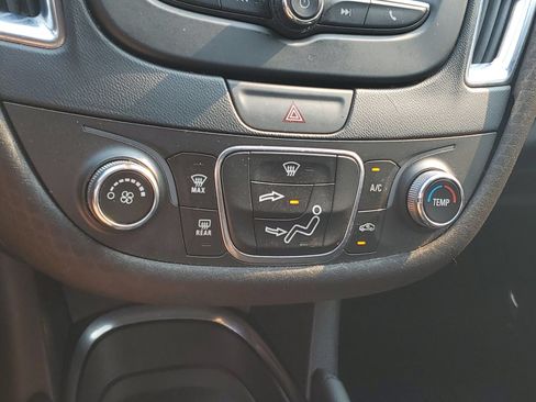 Used 2017 Chevrolet Malibu LT w/ Sport Package FWD image 29