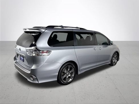 Used 2015 Toyota Sienna SE w/ SE Preferred Package FWD image 6