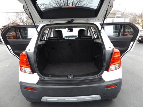 Used 2016 Chevrolet Trax LT w/ LT Sun and Sound Package image 29