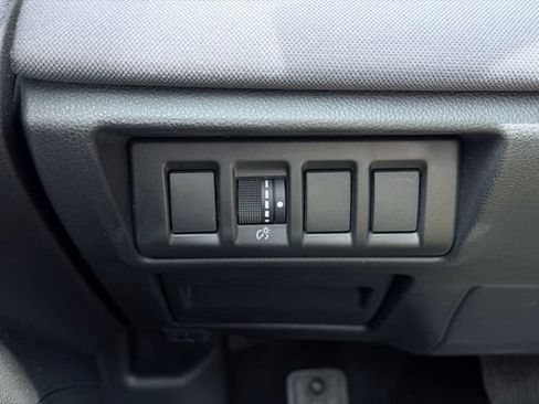 Used 2023 Subaru Outback Premium AWD/4WD image 32