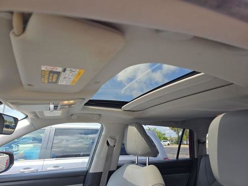 Used 2020 Toyota Highlander XLE image 11