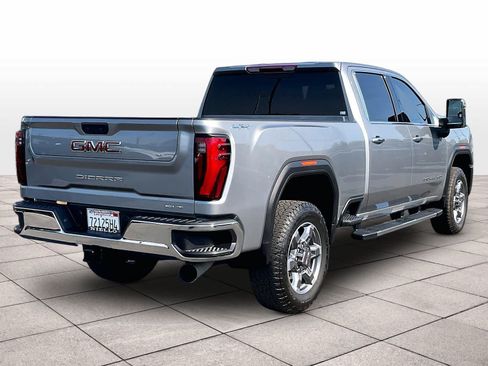 Used 2025 GMC Sierra 2500 SLT AWD/4WD image 16
