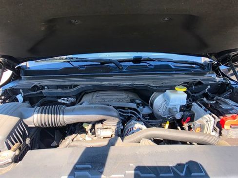 Used 2019 RAM 1500 Laramie AWD/4WD image 23