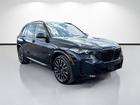 New 2026 BMW X5 xDrive40i w/ M Sport Package AWD/4WD image 1