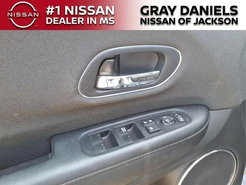 Used 2022 Honda HR-V EX image 11