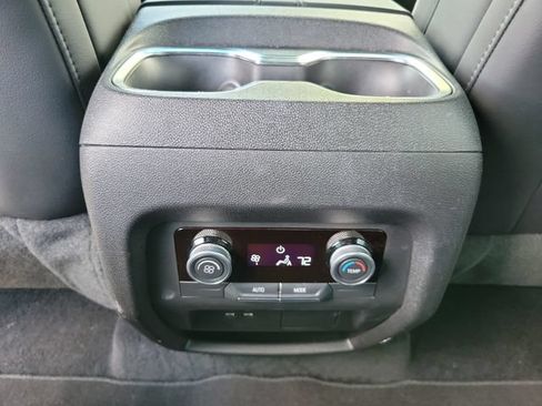 Used 2025 Buick Enclave Sport Touring FWD image 19