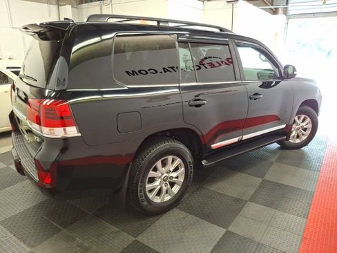 Used 2016 Toyota Land Cruiser AWD/4WD image 12