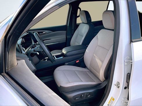 Used 2024 Chevrolet Traverse LT w/ LPO, Floor Liner Package image 26