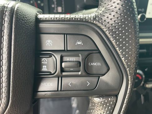 Used 2025 Toyota Tacoma SR5 image 28