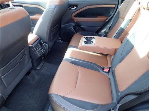 Used 2025 Subaru Forester Touring w/ Popular Package - Touring image 9