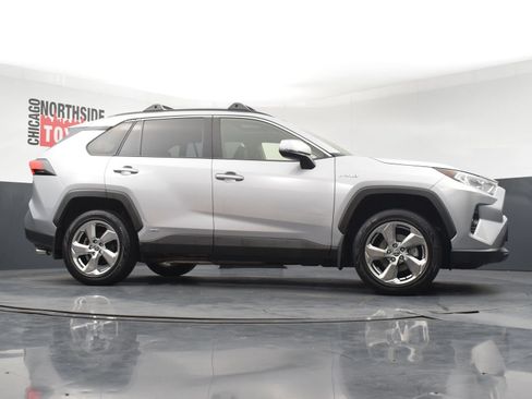 Used 2021 Toyota RAV4 XLE Premium AWD/4WD image 31