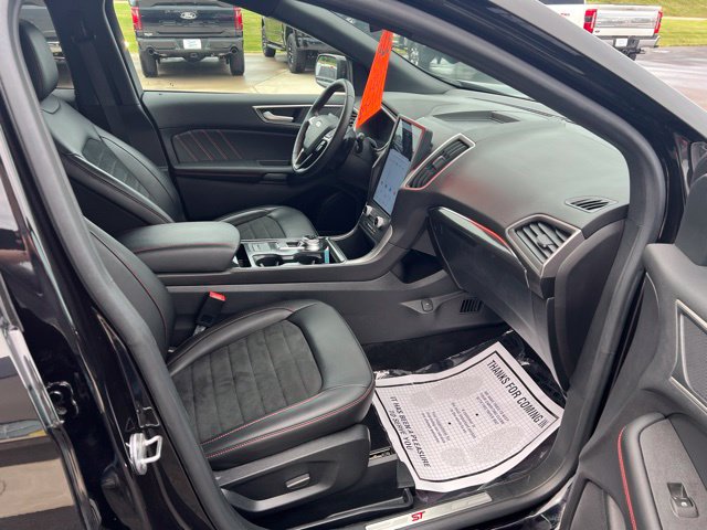 Used 2021 Ford Edge ST-Line w/ Class II Trailer Tow Package AWD/4WD image 15