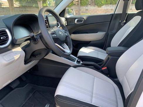 New 2025 Hyundai Venue SEL image 12
