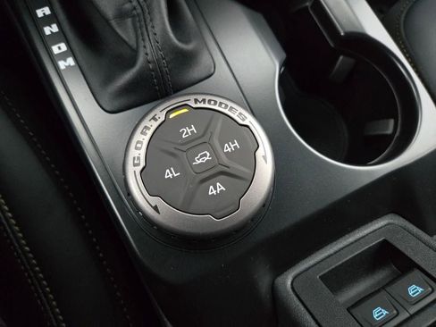 New 2025 Ford Bronco Badlands image 17