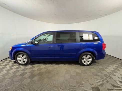 Used 2013 Dodge Grand Caravan SE image 2