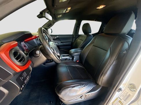 Used 2020 Toyota Tacoma TRD Sport RWD image 22
